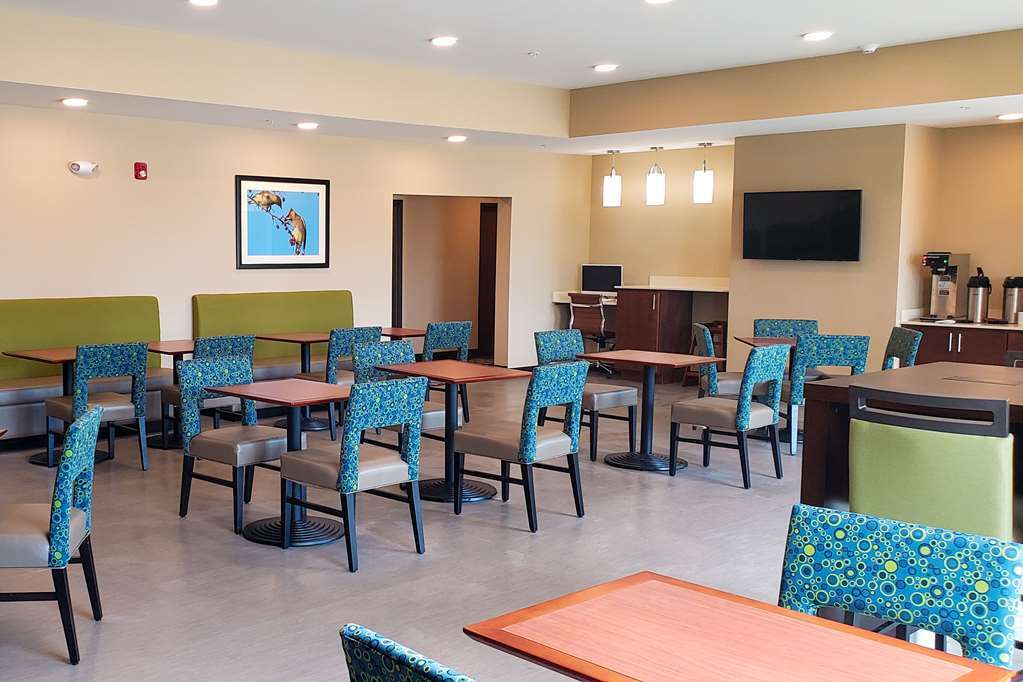 Comfort Inn & Suites Ames Near Isu Campus Restaurant photo